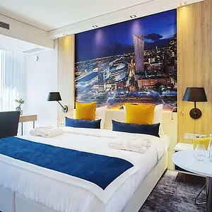 Golden Tulip Airport ורשה